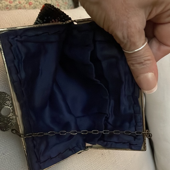 Beaded Bag - Picture 4 of 9